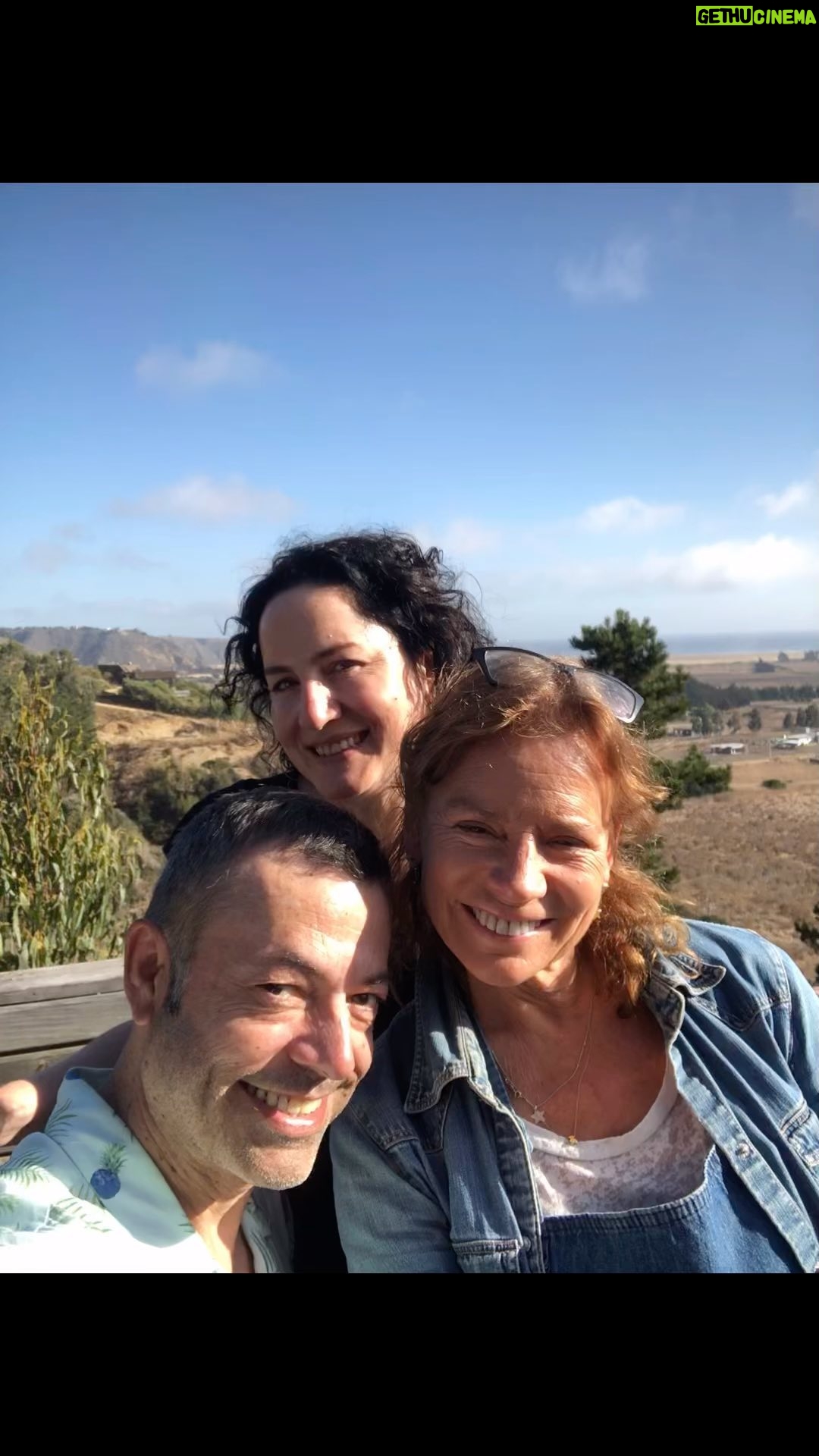Katherine Salosny Instagram - Gracias por venir a celebrar mis 6décadas amig@s del alma @constanzabm y Jorge vamos celebrando!!