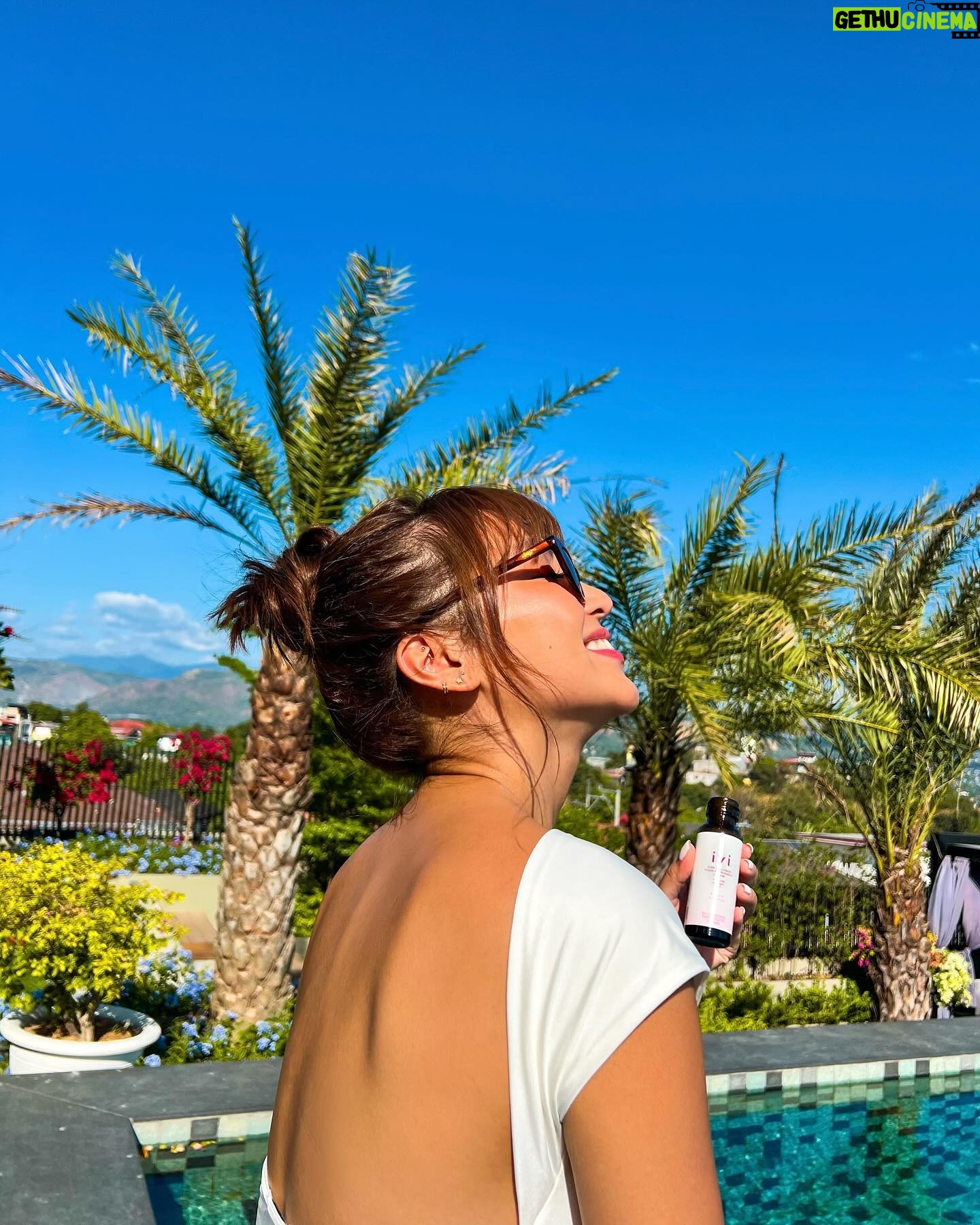 Kathryn Bernardo Instagram - Kicking off the day with my daily dose of sunshine @ivicollagen! 💜