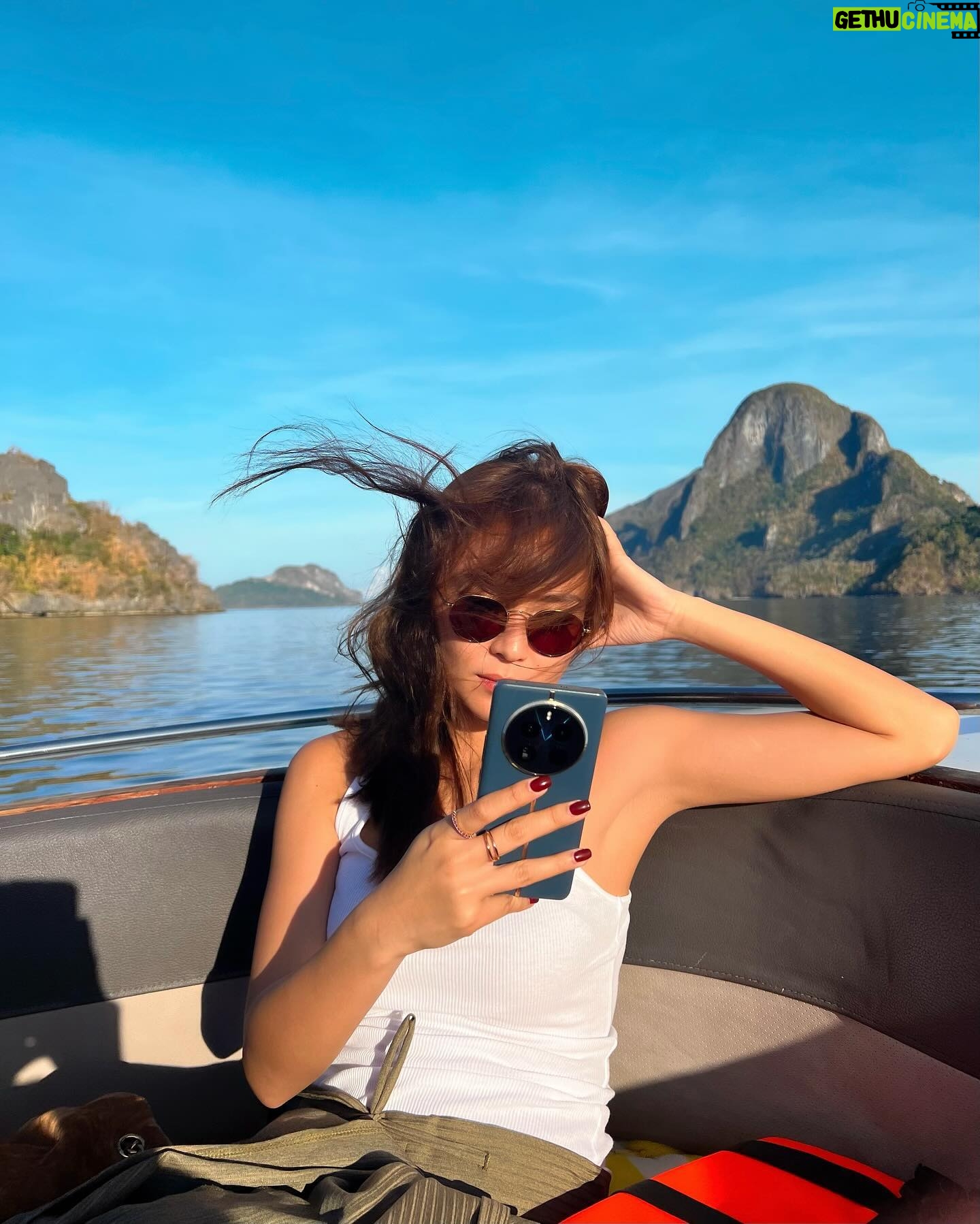 Kathryn Bernardo Instagram - Close-up shots up to 120x SuperZoom and bright photos even in low-light? Yup, you got it! Feeling like a photog with the newest #realme12Series5G! π€ Catch up to 70% OFF discounts of any realme products in @lazadaph 4.4 #SayaSaSuliTipidSale on #realmePH βs Official Store from April 4-8!