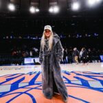Kathryn Newton Instagram - Big sports girl. what a great game! @nyknicks new friends