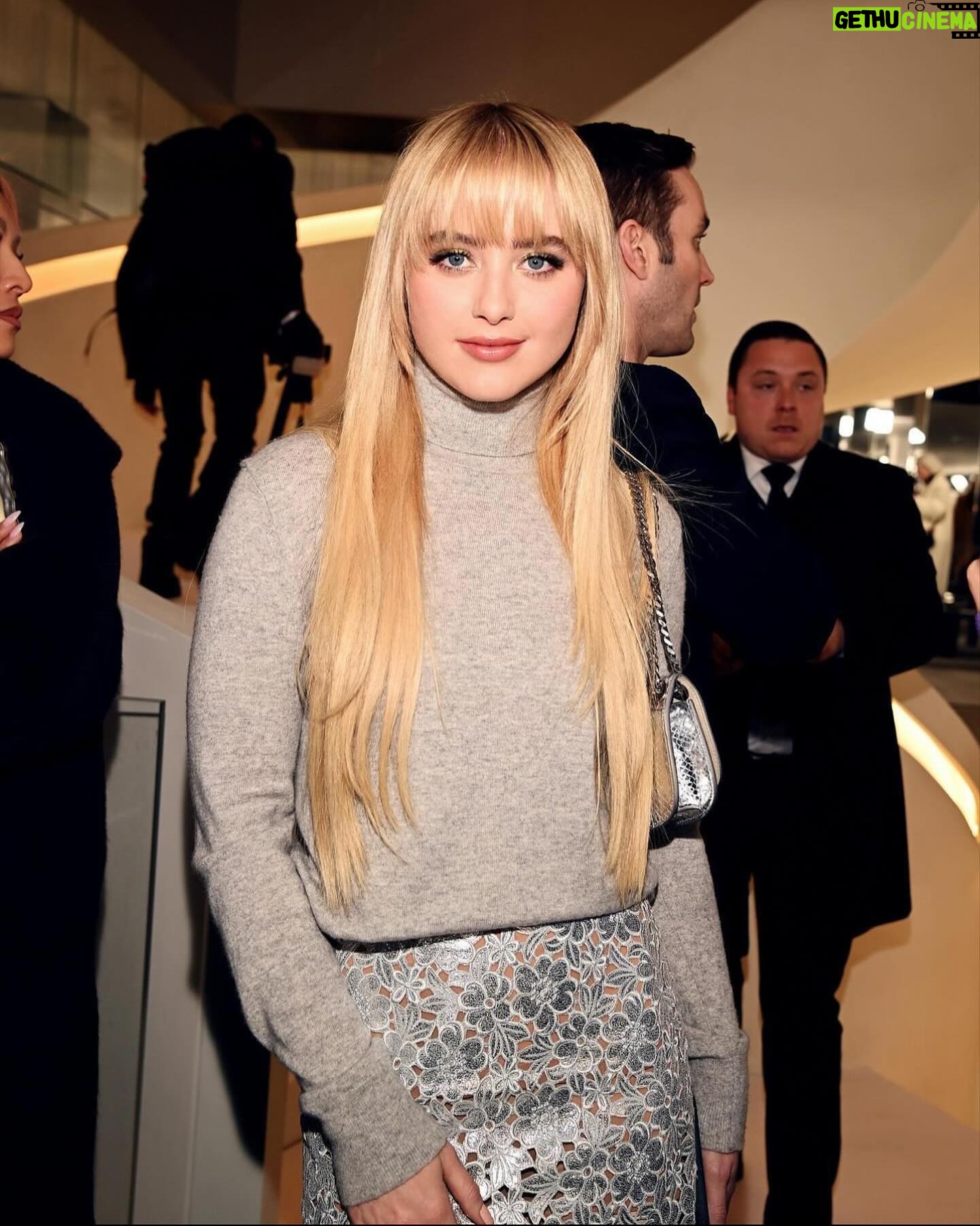 Kathryn Newton Instagram - Swipe to see the MK elevator after party 💋 best people and a beautiful show!!