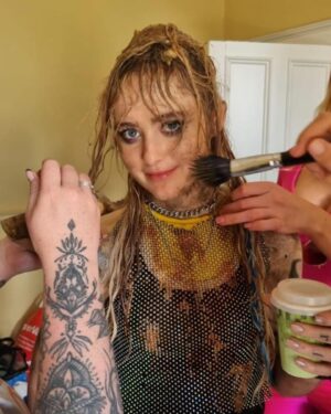 Kathryn Newton Instagram - I’m just really enjoying it. @abigailthemovie