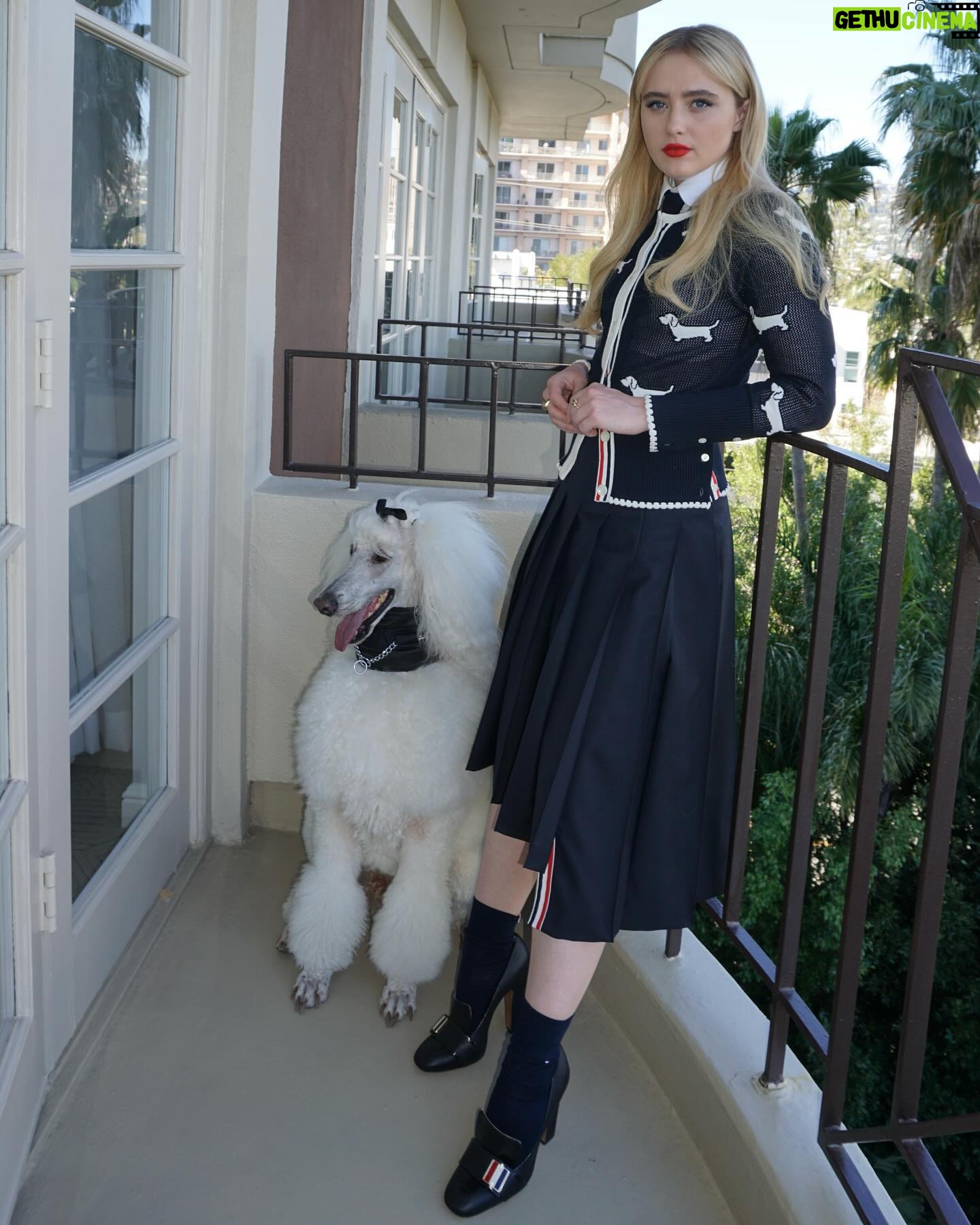 Kathryn Newton Instagram - Press for @abigailthemovie day 2 featuring dogs thank you @thombrowne I love this look!