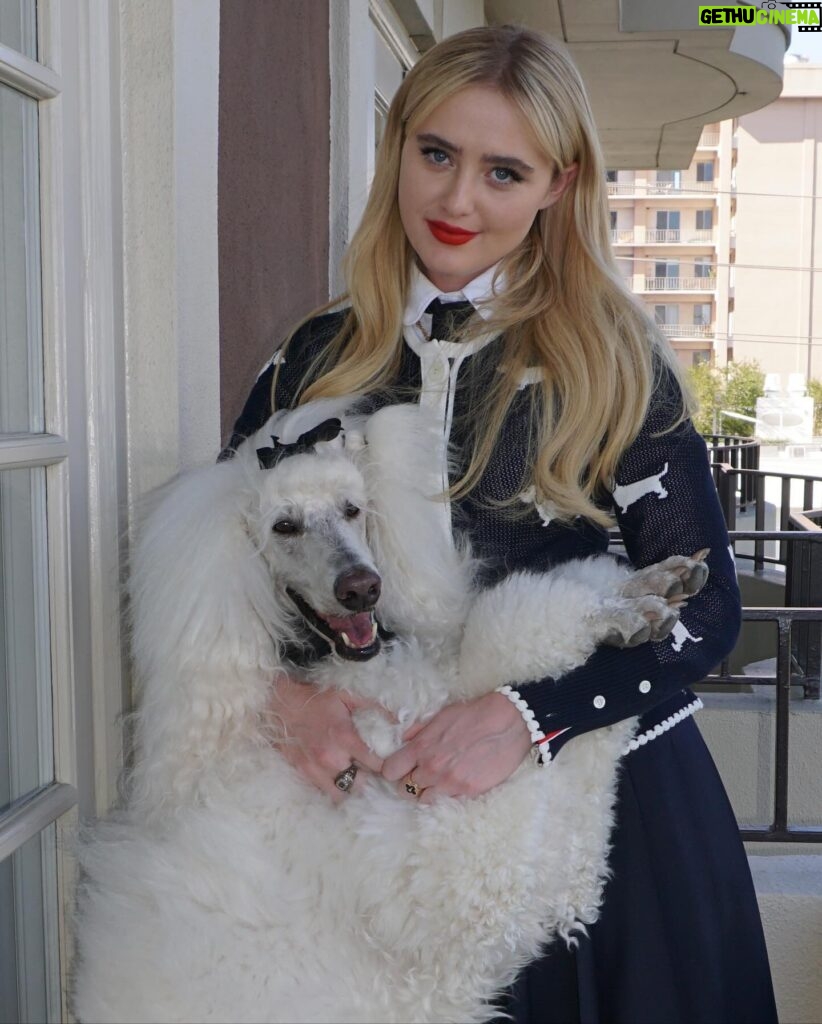 Kathryn Newton Instagram - Press for @abigailthemovie day 2 featuring dogs thank you @thombrowne I love this look!