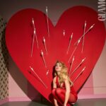 Kathryn Newton Instagram - Will you be my monster this Valentine’s Day #KathrynNewtonEnGlamour @glamourmexico thank you for this birthday cover and for talking about my new film @lisafrankensteinfilm Head of Editorial Content: @itsfarahslim Entrevista: @paolajuareeez Fotografía: @estebancalderon Iluminación: @pionero_de_nada Asistente/BTS: @eduardo_heredia_cabuto Maquillaje: @ginabroookebeauty Peinado: @renatocampora Styling: @daniloosalazar Locación: @stuspacela