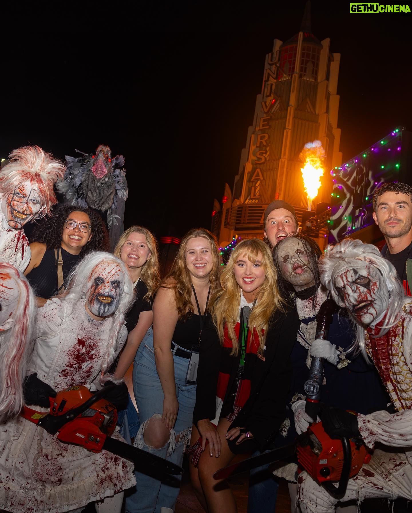 Kathryn Newton Instagram - Somehow being scared feels good in a place like this @HorrorNights #UniversalHHN I LOVE HORROR NIGHTS SMMMM THANK U