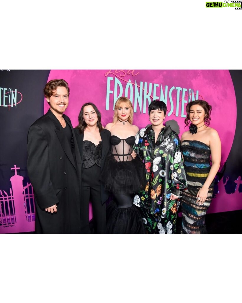 Kathryn Newton Instagram - At the premiere for @lisafrankensteinfilm I’m going to see it in theaters Friday! See you sooooon thank you @zeldawilliams Diablo and everyone at @focusfeatures this cast is so wonderful in this movie and off screen ❤️