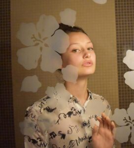 Katia Peel Instagram - Sweet dreams☄️🌟#models #nexttopmodel #modeling #bcktheface #teenmodels #fashionmodels #newfashion #teenfashion #modelscouts #modelingportfolio #fashionable #beautifulgirls #beautifulteen #funfunfun #imgmodelscouting #Zara #americanapparel #hugoboss #wlygmodelsearch #WLYG #imgmodels #forever21 #PINK #teen #weloveyourgenes #modern #awesome #urbanoutfitters #misssixty #scoutme