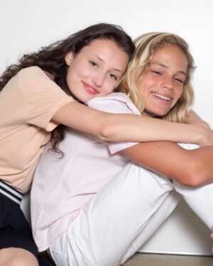 Katia Peel Instagram - Hanging out with @patrickmheaney 🤙🏻⭐️😝
•
Photographer: @alemejiaphoto •
•
•
•
•
•
•
#theface #nexttopmodel #modeling #teenmodels #fashionmodels #newfashion #modelscouts #covergirl #wlygmodelsearch #wlyg #imgmodels #weloveyourgenes #scoutme #topkidmodelsinternational #willyscouts #fordmodelsscout #imgetscouted #elitemodelsearch #guesskids #makememajor #vogue #voguekids #onestowatch #scoutmeamw