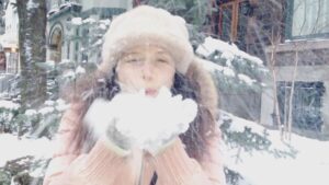 Katia Peel Instagram - First snow I'm Montreal! ☃️ Do you like snow guys? 💕Sorry I haven't posted anything recently, I've been on set and traveling!  #nexttopmodel #modeling #bcktheface #teenmodels #fashionmodels #newfashion #modelscouts #modelingportfolio #fashionable #beautifulgirls #beautifulteen #funfunfun #Zara #americanapparel #wlygmodelsearch  #WLYG #imgmodels #forever21 #PINK #teen #weloveyourgenes #awesome #urbanoutfitters #misssixty #scoutme #modernvintage #miumiu #prada #weloveyourgenes
