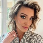 Katie Cassidy Instagram - Glam last night 🫶🏼 Hair: @Ahmadhairstylistt Makeup: @may.makes_me_up