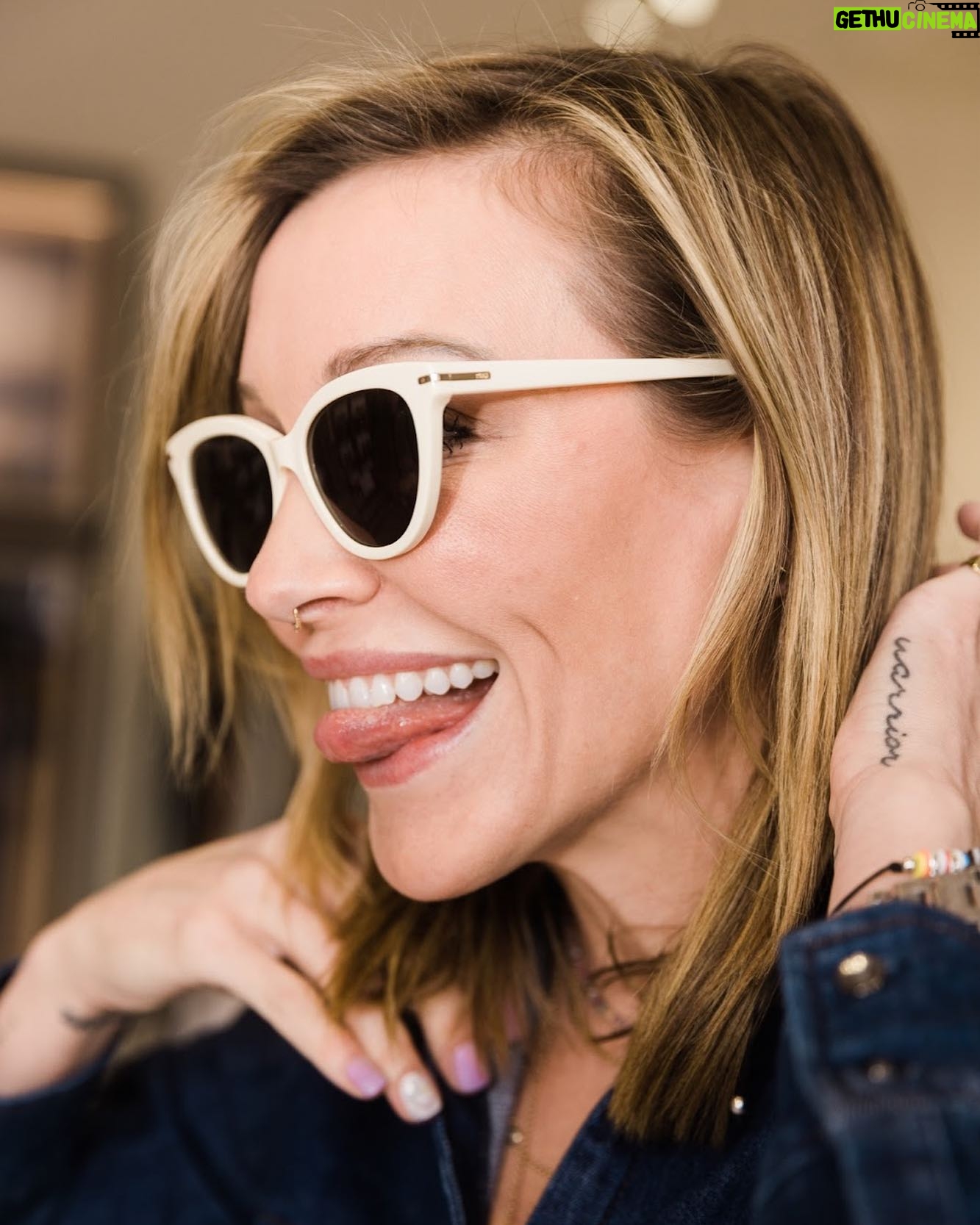 Katie Cassidy Instagram - Your daily reminder to have fun & never take yourself too seriously 💕