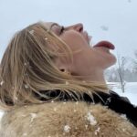 Katie Cassidy Instagram – Same Time *LAST* Year! Just me catching snowflakes in between takes 🎬🎬🎬… on a Thursday #NBD 
#TBT @stephenhuszar