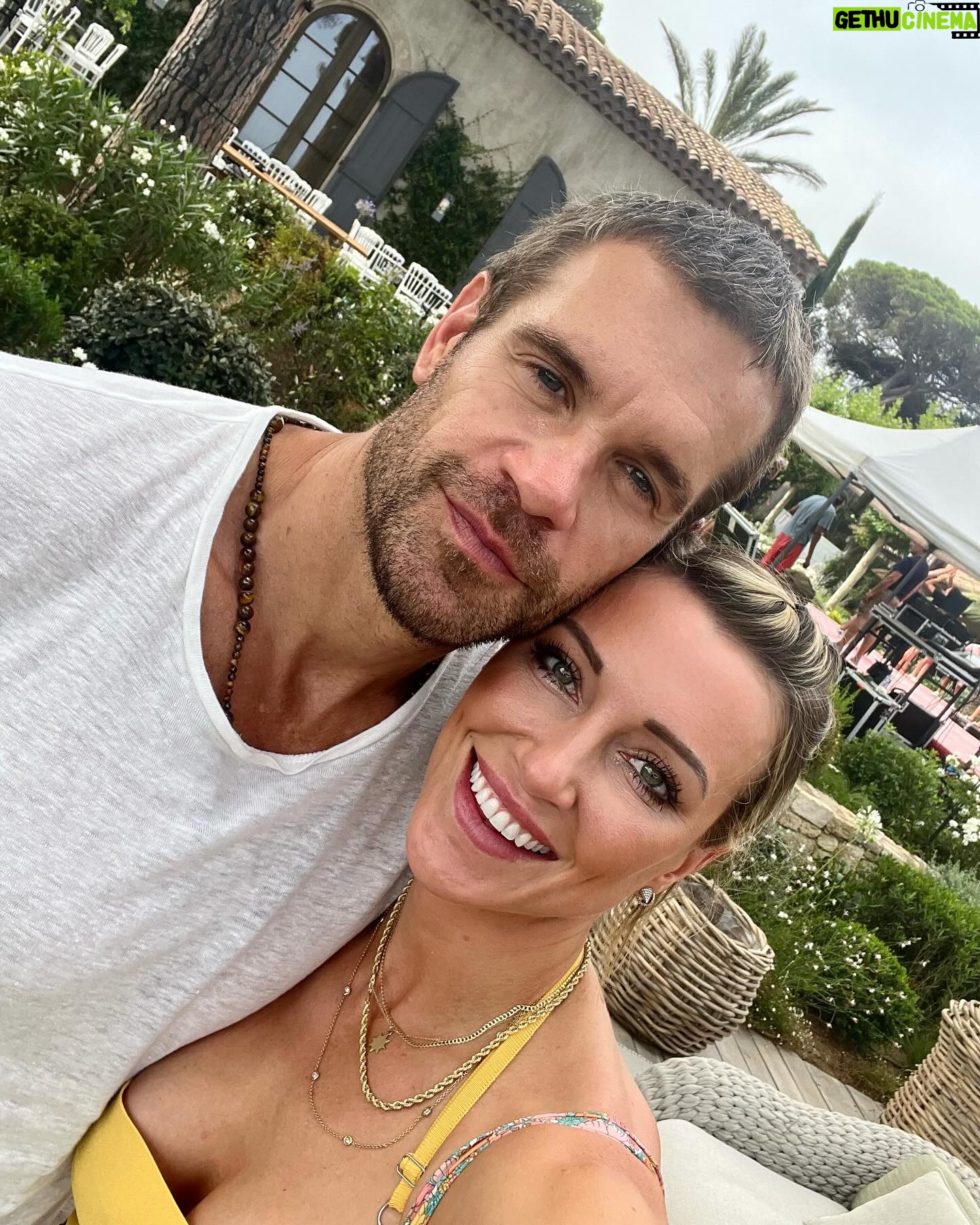 Katie Cassidy Instagram - Going down as the best year yet 🖤 Special moments with my love from our trip to Tuscany this summer at the Treato del Silenzio concert with @andreabocelliofficial. So grateful to be able to experience the legend live *twice* this past year at the Greatest Show! P.S. I'm already dreaming of the 30th anniversary in 2024!