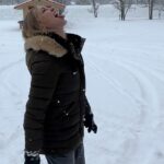 Katie Cassidy Instagram – Same Time *LAST* Year! Just me catching snowflakes in between takes ๐ฌ๐ฌ๐ฌโฆ on a Thursday #NBD
#TBT @stephenhuszar
