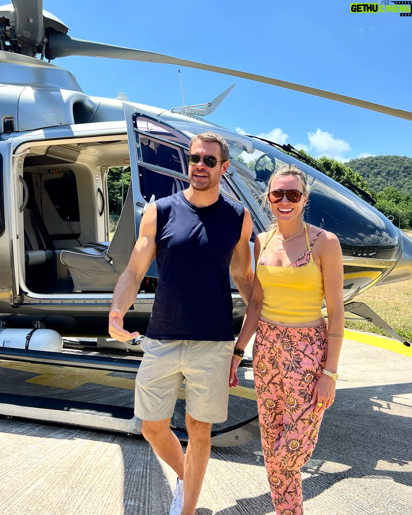 Katie Cassidy Instagram - Going down as the best year yet 🖤 Special moments with my love from our trip to Tuscany this summer at the Treato del Silenzio concert with @andreabocelliofficial. So grateful to be able to experience the legend live *twice* this past year at the Greatest Show! P.S. I'm already dreaming of the 30th anniversary in 2024!