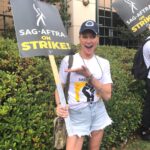 Katie Cassidy Instagram - Standing up for what we deserve! #SAGAFTRASTRONG