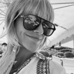 Katie Cassidy Instagram - When I was one with the wig… #throwback🤣