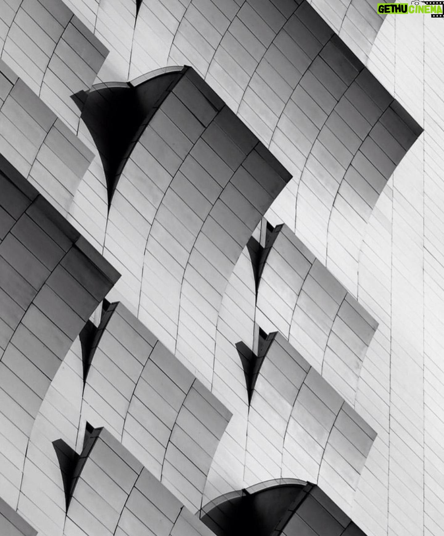 Katie Cassidy Instagram - I have this newfound love for admiring cool architecture - maybe it's the Ava in me?