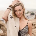 Katie Cassidy Instagram - Kinda love a gloomy morning at the beach.