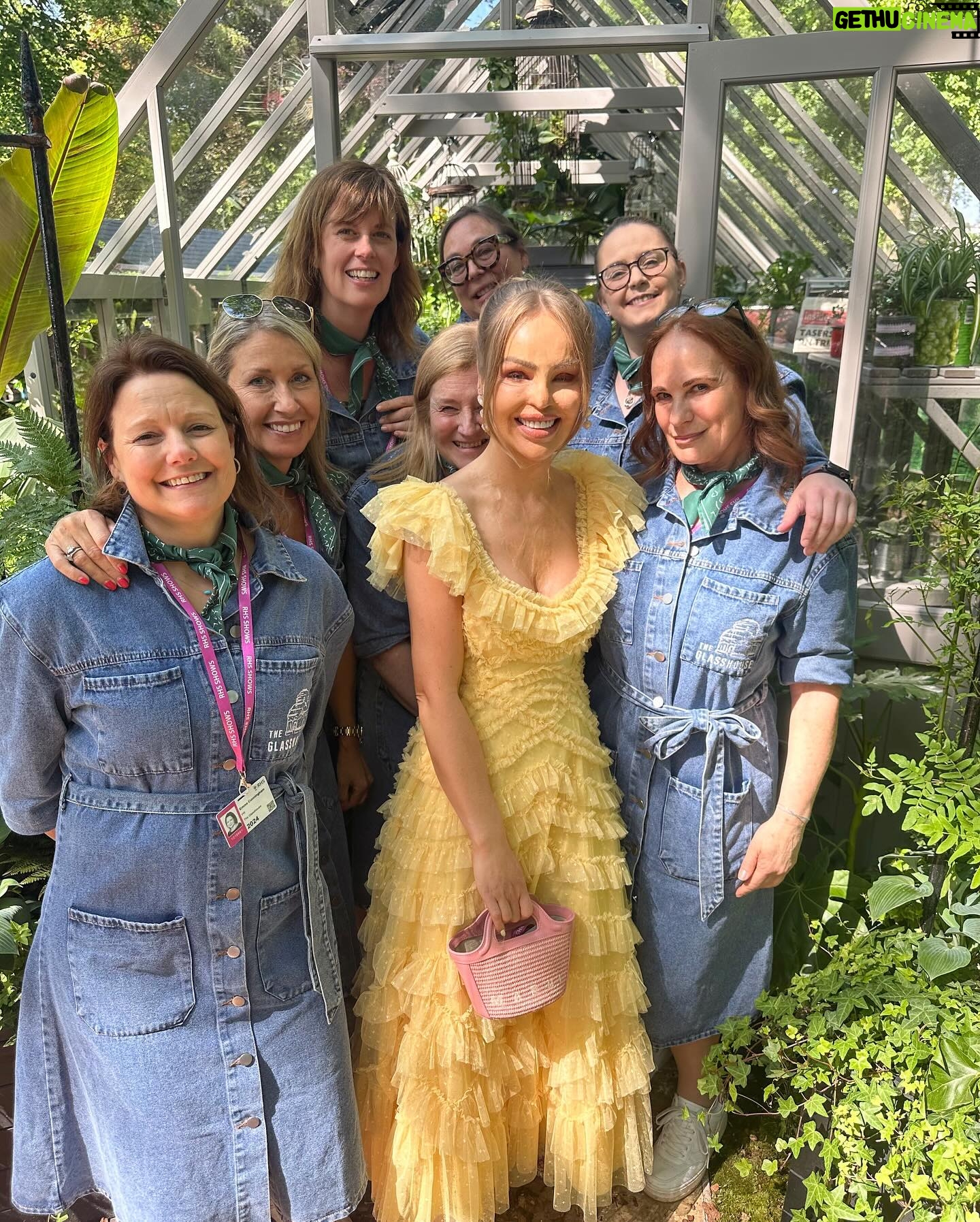 Katie Piper Instagram - Chelsea Flower Show πΌπͺ΄ Yesterday I supported a unique social enterprise @the_rhs, The Glasshouse. @theglasshousebotanics gives women in prison second chances by teaching them how to care for houseplants, so on release they have better employment opportunities making them more employable and less likely to reoffend.Β I got to meet some of the women today and hear their stories of survival and reinvention. They have not only turned their own lives around but are mentoring other women to do the same. This is a fantastic scheme that truly works and I felt so hopefully and happy for all of the women involved π Shout out to @malverngardenbuildings for sponsoring this initiative and believing in all of those involved π Hair @mauriceflynn Make up @toby_salvietto Styling @harrietnicolsonstylist Dress: @needleandthreadlondon Shoes: @malonesouliers Bag: @marni via @coggles Earrings: @needleandthreadlondon X @sorujewellery collab Sunglasses : @robertlaroche