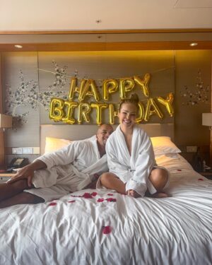Katie Piper Instagram - Happy 40th birthday Richie ❤️🥳Celebrating the new decade at the @shangrilalondon - what a place to turn 40! ✨Thank you to every single person who made the day so wonderful. 

Ive never experienced such a special place like this 🩷