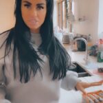 Katie Price Instagram - 😋If you haven’t tried @skinnyfoodco yet then now’s the time! Enjoy up to 90% off with code KPCYBER for the next 7 days! 🎅🏼This is valid on almost everything! They have a huge array of products from zero calorie syrups, coffee syrups, salad dressings right up to yummy snacks and sugar free products! We love them in the Pricey household and you will too xx ☕️🍫🍞🌯🍪 ad