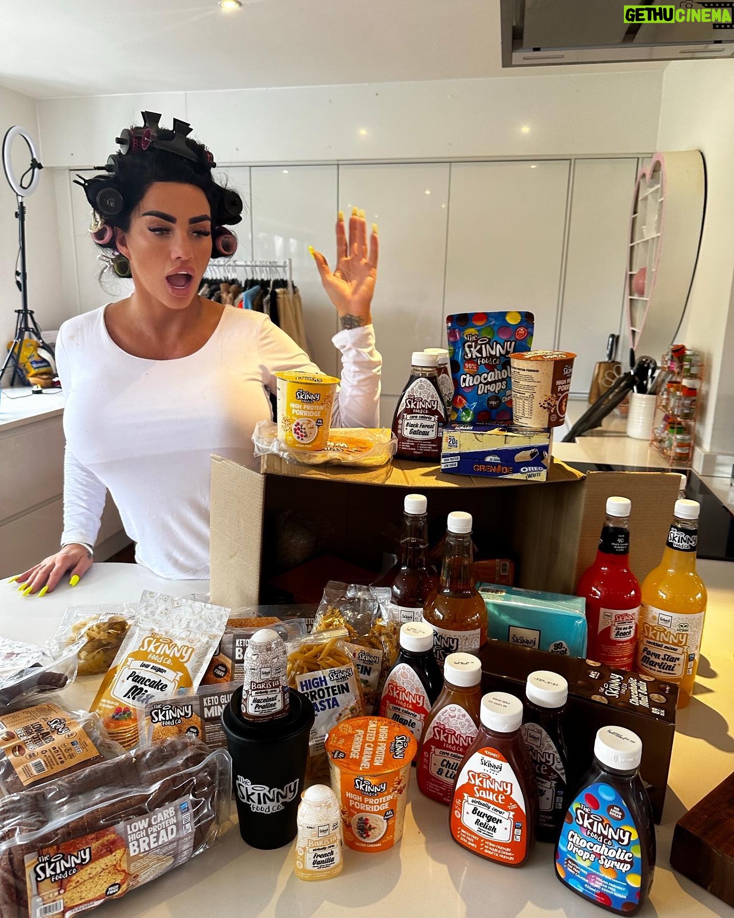 Katie Price Instagram - WIN £100 worth of @skinnyfoodco hampers for 3 winners! Rules: follow @skinnyfoodco @skinnyfoodcojames @skinnyfoodcowayne Share to your stories Tag 3 friends on this post Good luck - competition ends 01.11.2023 #ad
