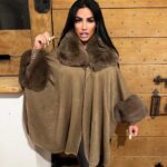 Katie Price Instagram – Exciting day 👀 wearing my new JYY Cape 🍂 how gorgeous is this for autumn it’s soooo me xx link to shop it in my bio and stories xx 

ad
