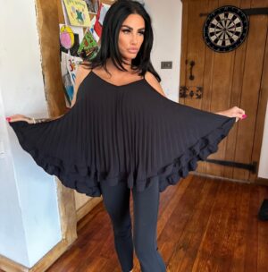 Katie Price Instagram - Off for a nice bit of sushi with Jett and bunny x love my top from @jyylondon 🍱 
ad