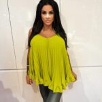 Katie Price Instagram - Loving green for summer 🍏🍐🥝🥦🥬🥒 wearing @jyylondon ad