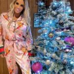 Katie Price Instagram – 🎅🎄🎁

🎧 New podcast episode out tomorrow