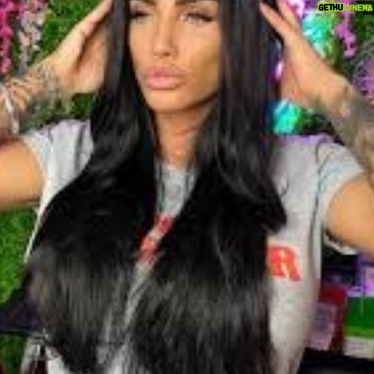 Katie Price Instagram - 🩷 Let's Talk Relationships 🩷 New podcast is out today and it's all about heartbreak and dating. Loads of the questions we get sent in are about relationships, so let's talk about them! 🎧 How many times have I had my heart broken? 🎧 What NOT to do on a first date? 🎧 Getting over an ex Hear it all on the latest episode of #TheKatiePriceShow
