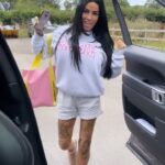 Katie Price Instagram – Gotta have a sing song on photoshoot days🤣 @jeydayilmaz driving me ✌🏼 I loveeeee a fun work day xx