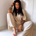 Katie Price Instagram - Tomorrow I’ll be in Dublin, Ireland at the Harvey Nichols Dundrum store doing a makeup masterclass at 6pm 💞 get last few tickets online on www.KatiePriceMerch.com @ceiralamberthairconsultancy @harveynichols_dublin ad