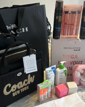 Katie Price Instagram - ❤️ MEGA GIVEAWAY ❤️ Winner Announced At Midnight TONIGHT!! 🥳 

Me and @collabhouseuk have teamed up to give away all of these amazing goodies to one lucky follower! 🥰
.
How to enter👇🏻
.
1️⃣ Follow EVERYONE @collabhouseuk is following (Takes 10 seconds)
.
2️⃣ Tag a friend who you’d share this with ✨
.
3️⃣ Share on story for bonus entry
.
Winner will be announced on the 11pm GMT 6th March 🙌🏻
.
T&C’s apply DISCLAIMER: This competition is in no way affiliated with the brands above or Instagram {AD}