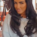 Katie Price Instagram – Today’s look ✨️📸🤌🏻