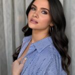 Katie Stevens Instagram - mama’s still got it 🎀 the only way I look this good at 7 am is with the help of some glam wizards like @scottkinghair and @katrinakleinmakeup ✨