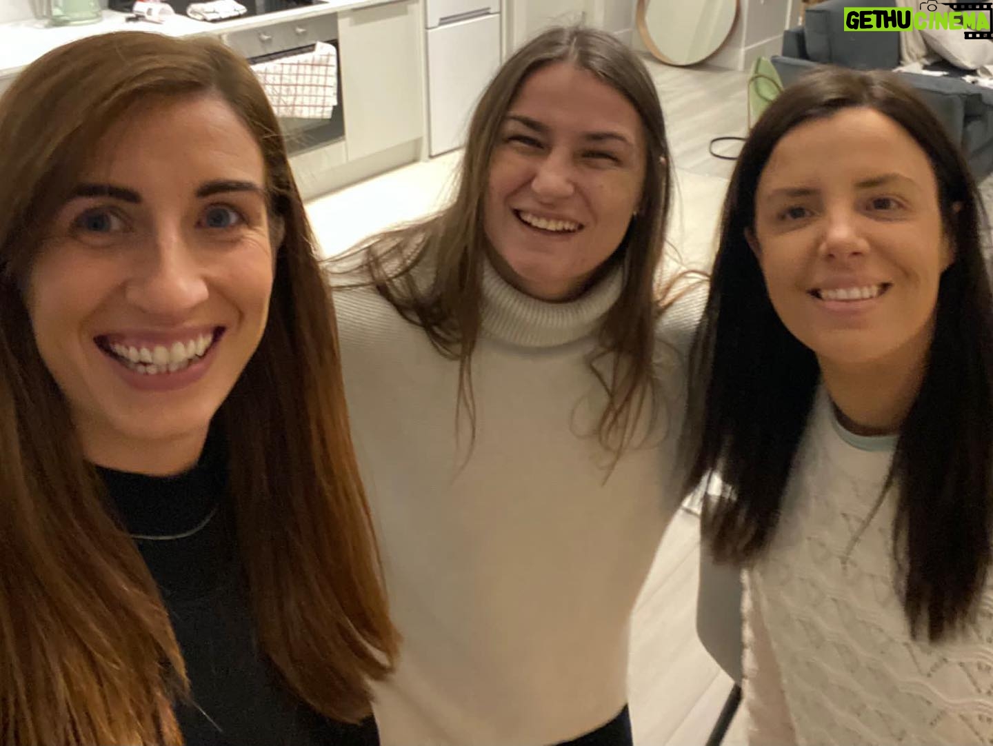 Katie Taylor Instagram - Great catch up with the girls!!