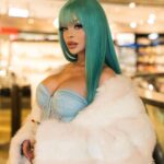Katja Krasavice Instagram - Ich hab das ganze Galerie Lafayette für den Dreh von Neonlights x @lunnaamusic nur für uns allein öffnen lassen, weil ich es kann ✨
