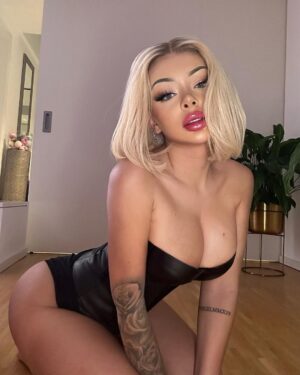 Katja Krasavice Instagram - Bitch 🥰