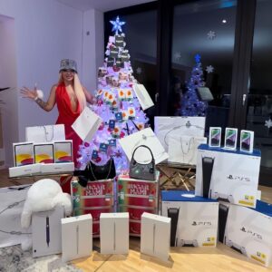 Katja Krasavice Instagram - Ich möchte euch noch vor Weihnachten etwas zurück geben und euch glücklich machen 💕💸

SO KÖNNT IHR GEWINNEN:

1️⃣ FOLGT @katjakrasavice und @sugarmami.official auf Instagram & Tiktok 😍

2️⃣ LIKET DIESES BILD & KOMMENTIERT was ihr gewinnen wollt 😍

Mehr nicht!!! Ihr müsst einfach nur ein Teil meiner Community sein 💕

VERLOST WIRD:

Platz 1: MacBook @veydamygirljenna
Platz 2: MacBook @luke_hsk 
Platz 3: MacBook @celinakvce
Platz 4: iPhone 14 @nicodarfdas
Platz 5: iPhone 14 @trinksaufmich
Platz 6: iPhone 14 @strawbabyjuice
Platz 7: Sugarmami Koffer @jasmin.brlge 
Platz 8: Sugarmami Koffer @christinbirke
Platz 9: iPad @Yvn.hnz
Platz 10: iPad @blueboo8
Platz 11: iPad @jul1a_mar1enn
Platz 12: Playstation 5 @kathikrstic
Platz 13: Playstation 5 @jessicajjor
Platz 14: Playstation 5 @maedchenmummy_ 
Platz 15: Prada Tasche Swarowski @kimvidas
Platz 16: Prada Tasche Umhänge @ashleycashx
Platz 17: Dyson Airwrap @celinemiichelle
Platz 18: Mediamarkt Gutschein @dollywood_aesthetics
Platz 19: Mediamarkt Gutschein @sophiesakura_
Platz 20: Mediamarkt Gutschein @melissadssw
Platz 21: Mediamarkt Gutschein @leonrthe
Platz 22: Mediamarkt Gutschein @brunokvc 
Platz 23: Amazon Gutschein @_n_a_t_a_s_c_h_a_95_
Platz 24: Amazon Gutschein @kikifiziert
Platz 25: Amazon Gutschein @kommmirnichtmithigh
Platz 26: Amazon Gutschein @phasercat
Platz 27: Amazon Gutschein @xfabisworldx
Platz 28: Playstation Gutschein @myunlissa
Platz 29: Playstation Gutschein @jonasconico_amon
Platz 30: Playstation Gutschein @valen.ef 
Platz 31: Playstation Gutschein @jasmin.mhl 
Platz 32: Playstation Gutschein @buesingmareike
Platz 33: Zalando Gutschein @lenja.ehb 
Platz 34: Zalando Gutschein @_daj_ana_
Platz 35: Zalando Gutschein @k1m.smt 
Platz 36: Zalando Gutschein @johanna.pics97
Platz 37: Zalando Gutschein @jojomojo277
Platz 38: Apple Watch @schwesta_ebra 
Platz 39: Apple Watch @mjeku.Adrian
Platz 40: Meine weiße Wintermütze ✨@miaakrasavice

Die Gewinner per DM von mir kontaktiert 💕
Wer nicht alle 2 Schritte erfüllt kann nicht gewinnen ‼️‼️‼️

Instagram steht in keinem
Zusammenhang mit diesem Gewinnspiel.