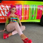 Katja Krasavice Instagram – @sugarmami.official coming soon!!!! 😍😍🤤
Lest bis unten durch ihr habt eine unglaubliche Chance!!! 😍
Ich habe in den letzten 2 Jahren mein Leben in meine Geschmacksnerven in dieses Produkt rein gesteckt!!! 🔥
Zwischen Höhen und Tiefen – zwischen Tagen an denen ich meinte ich bringe dieses Getränk doch nicht raus weil es noch nicht perfekt war! 😫
Zu jetzt endlich 2 Jahre später: SUGARMAMI ist perfekt und bereit euch mit allen 4 Geschmackssorten zu erfrischen!!!! 😍🤤
Die Reise geht los diesen Sommer erwartet euch SUGARMAMI – der Sparkling Softdrink 🍒🌵🍓🍑
‼️UNGLAUBLICH: Ein Paar von euch können SUGARMAMI mit mir zusammen VOR ALLEN ANDEREN probieren!!! 😱😍
Es ist ganz einfach:
Folgt dem offiziellen SUGARMAMI Profil: @sugarmami.official
Und wer Glück hat wird nächste Woche von mir mit meinem SUGARMAMI BENZ und dem SUGARMAMI Getränk besucht und versüßt 😍‼️
Viel Glück! 🔥
EURE SUGARMAMI 🤤