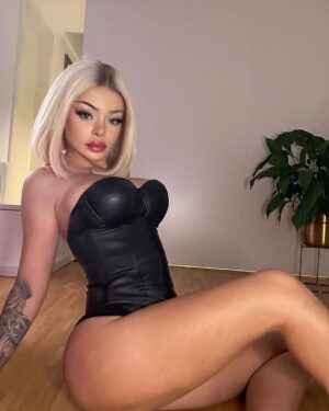 Katja Krasavice Instagram - Bitch 🥰