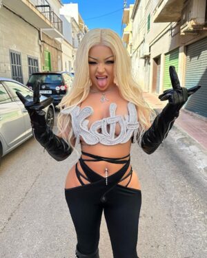 Katja Krasavice Instagram - Auf 2018 Bitchie Katja angelehnt