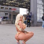 Katja Krasavice Instagram - Sonntags halb nackt durch Berlin mit den dicksten Eiern 😛 Berlin, Germany