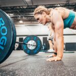 Katrin Tanja Davidsdottir Instagram – A little bit of snatches, a lot of bit of burpees 🫐💚🦋

@hwpotraining // Photos: @jack_waade