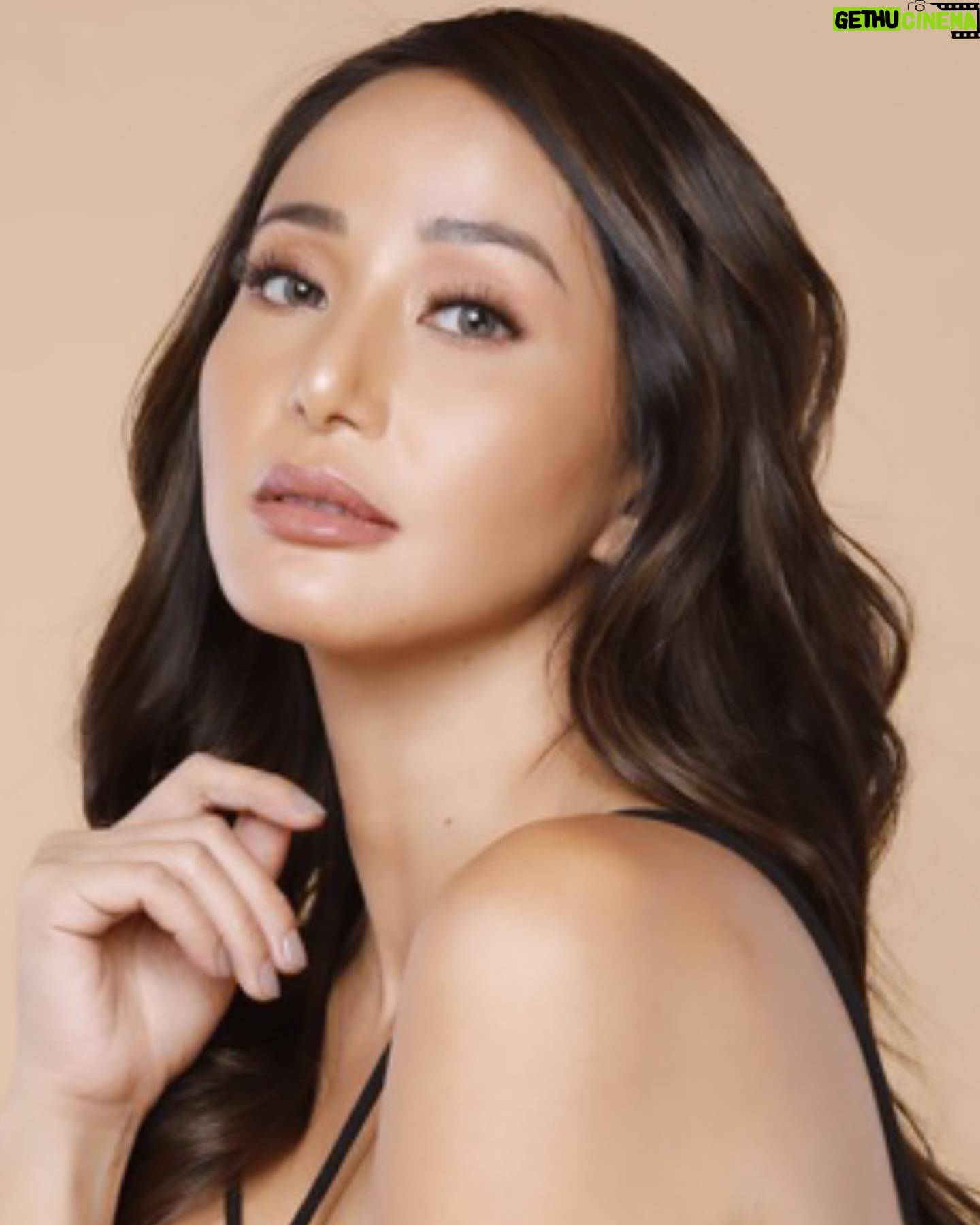 Katrina Halili Instagram - Glow up @jamilaaesthetics