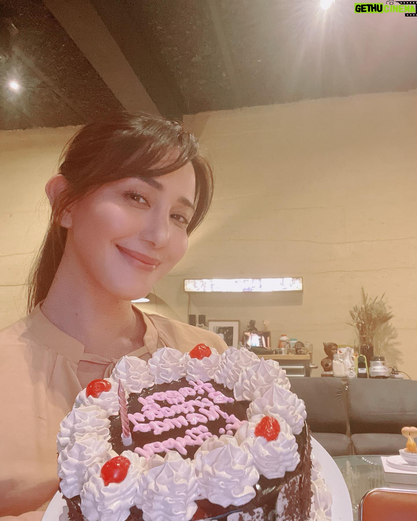 Katrina Halili - 4.8K Likes - Thank you sa lahat ng bumati kahapon at nung isang araw pa😊 The unplanned birthday celebration 😜 thanks to Melanie Espina Alvarez and Diggy Espina Alvarez start na sana ng diet nung jan 3😂 Salamat sa mga pumunta kahapon at tumulong mag prepare ng food kuya iane, jing jhong gie😜, Iwa Jimenez Jeremy Thomas Desterdly Gemma Crator mama thank you 💋