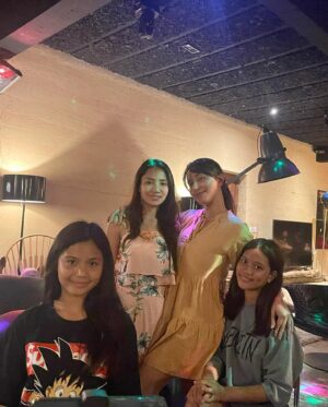 Katrina Halili Instagram - Thank you sa lahat ng bumati kahapon at nung isang araw pa😊 The unplanned birthday celebration 😜 thanks to Melanie Espina Alvarez and Diggy Espina Alvarez start na sana ng diet nung jan 3😂 Salamat sa mga pumunta kahapon at tumulong mag prepare ng food kuya iane, jing jhong gie😜, Iwa Jimenez Jeremy Thomas Desterdly Gemma Crator mama thank you 💋